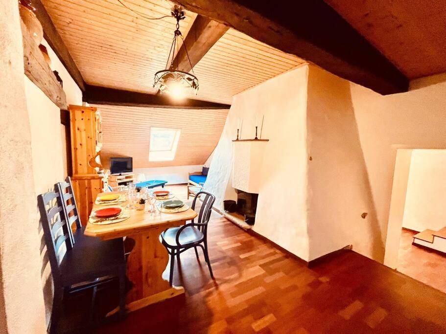 Charmant Appartement De Vacances Alta Ripa Hauterive  Exterior foto